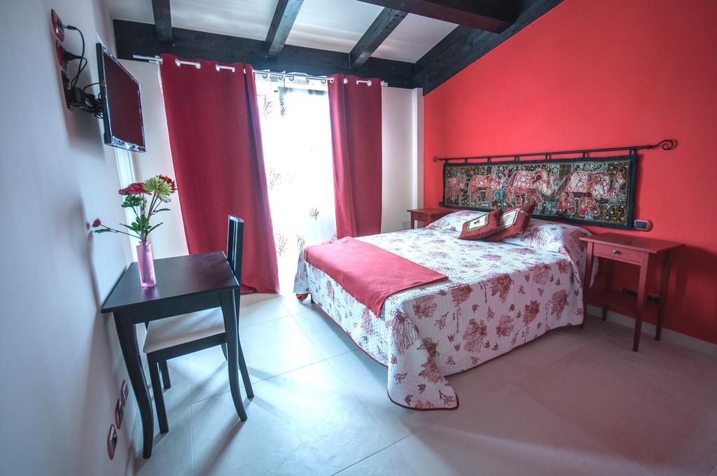 B&B I Fiori Del Mare アグローポリ 部屋 写真